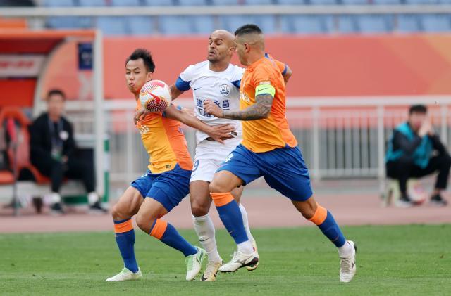 开云官网-【中超】费南多造3球李源一捡漏 泰山4比1沧州止颓