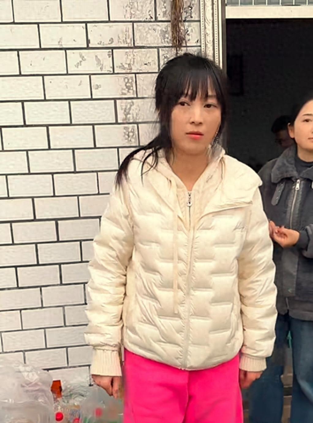 开云-远离造神陷阱，官媒揭开杀猪宴呆呆妹真实处境，令人担心的事发生