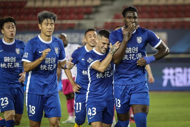 kaiyun-【中超】马尔康戴帽斯坦丘世界波 三镇4比2横扫申花