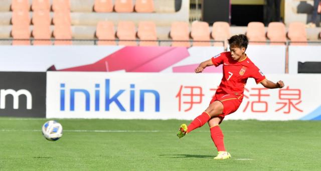 开云体育官网-寿星王霜闪耀全场收生日大礼 梅开二度+制造3球