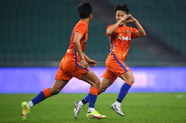 开云官网-【中超】孙准浩世界波贾德松补时绝杀 泰山2比1国安