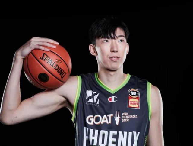 开云官网-周琦季前赛首秀可圈可点 积极融入球队拥抱新生活